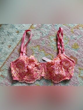 Victoria’s Secret Dream Angels Floral Lace Underwire Bra 34C Pink Yellow